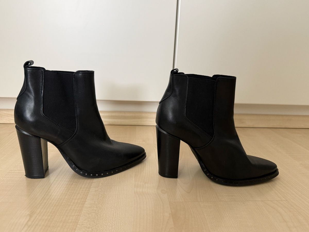 Scarpe da donna: Schwarze Stiefeletten mit Absatz – Usato da Neerach venduto da lar_tkp2 2