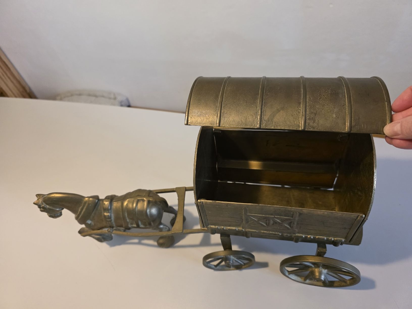 Statuette: grosse Dekorative Messingfigur: Zirkuswagen mit Pferd – Usato da Wigoltingen venduto da Zuckerfee84 5