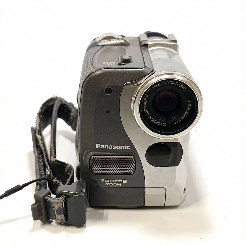Panasonic Caméscopes: Panasonic NV-DS27 – D'occasion à Münsingen par The_1483 1