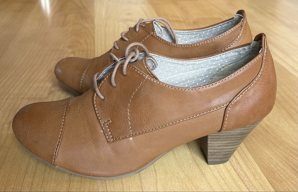 Damenschuhe: Carina Pumps braun – Gebraucht aus Linden von stuckijana