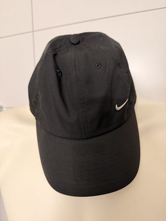 Nike Club Cap Dri-Fit schwarz Grösse M/L neu