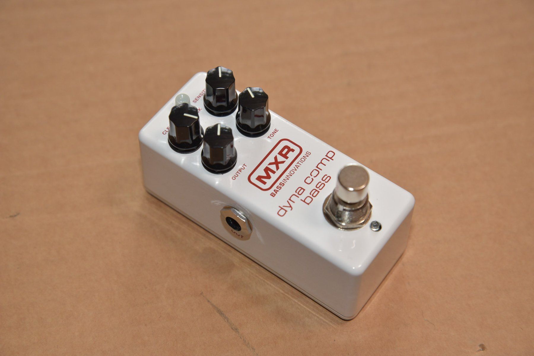 Strumenti musicali: MXR Dyna Comp Bass Mini Compressor M282 - Dunlop – Nuovo e nell'imballaggio originale da Basel venduto da Bertob