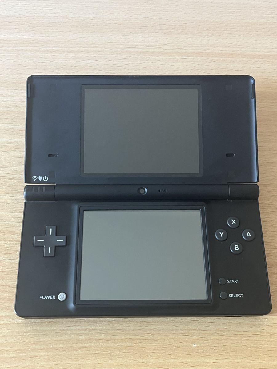 Nintendo Console: Nintendo DSi mit Pokémon Games – Usato da Dielsdorf venduto da RetroMeister 4