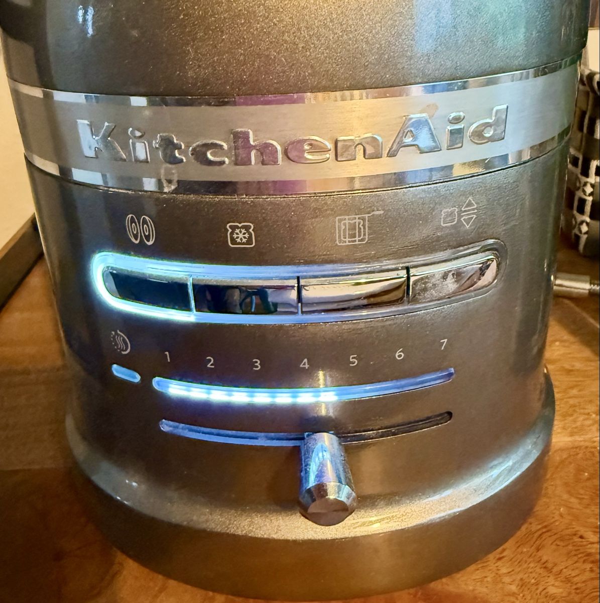 Kitchenaid Küchengeräte: Kitchenaid Artisan Toaster grau – Gebraucht aus Allschwil von Artur15 5