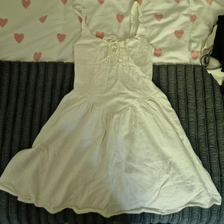 Kleid weiss BERSHKA Grösse XS