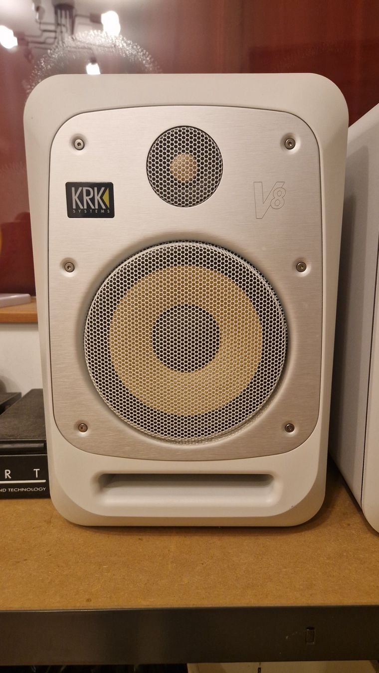 KRK Casse acustiche: KRK V8 Studio Monitore – Difettoso da Basel venduto da Ludwig37 1