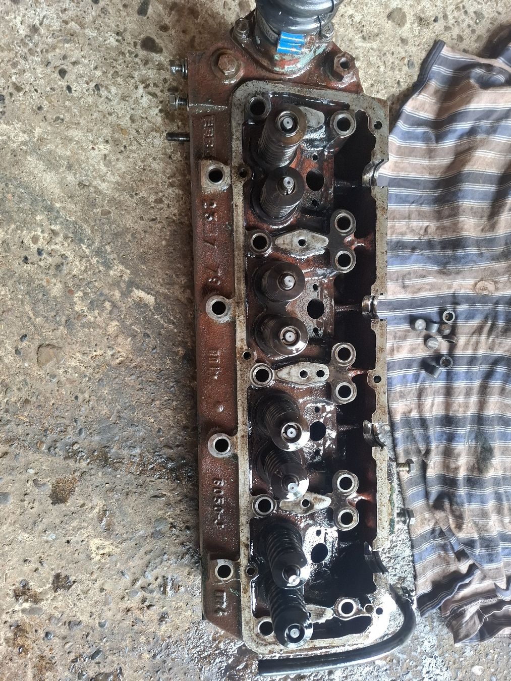 Altro per industria metallurgica: Bührer Zylinderkopf Ford EBRO OF18 – Usato da Aeschau venduto da Elu2000 1