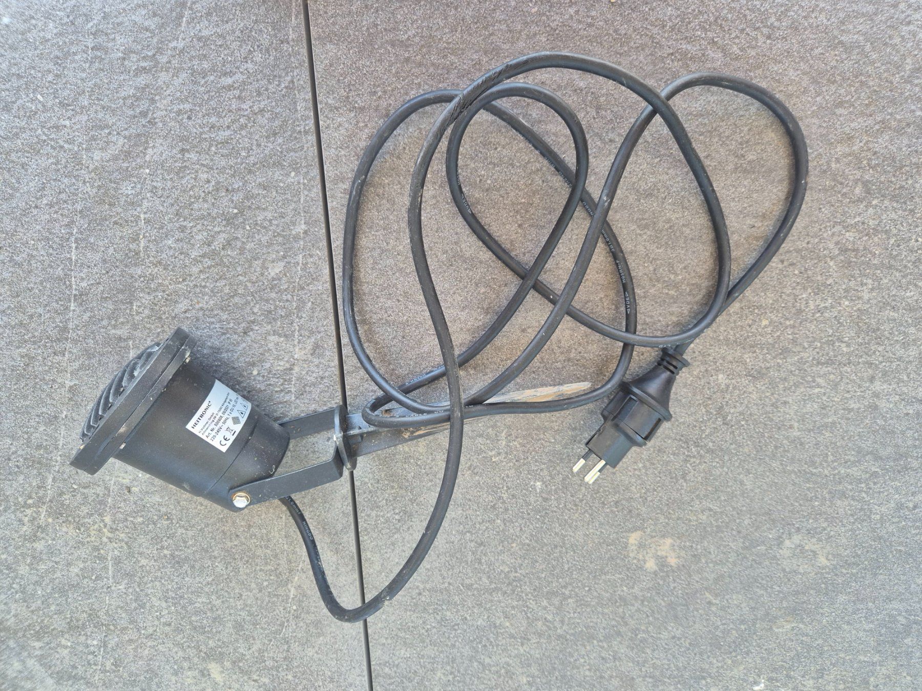 Lampen: Gartenstrahler / Erdspießstrahler mit Kabel und Stecker – Gebraucht aus Zürich von nitrat