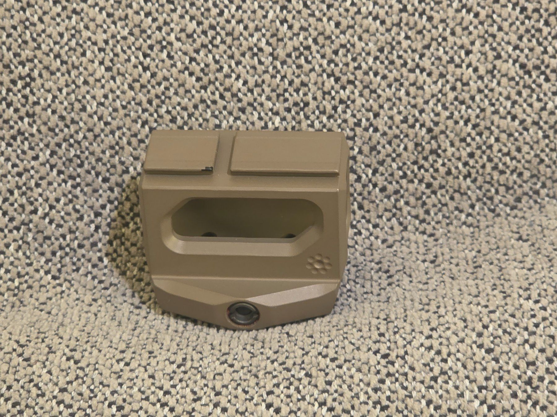Tutti gli attrezzi: AIMPOINT ACRO MOUNT MK2 FDE / 49mm – Nuovo (secondo la descrizione) da Steffisburg venduto da Davga 3