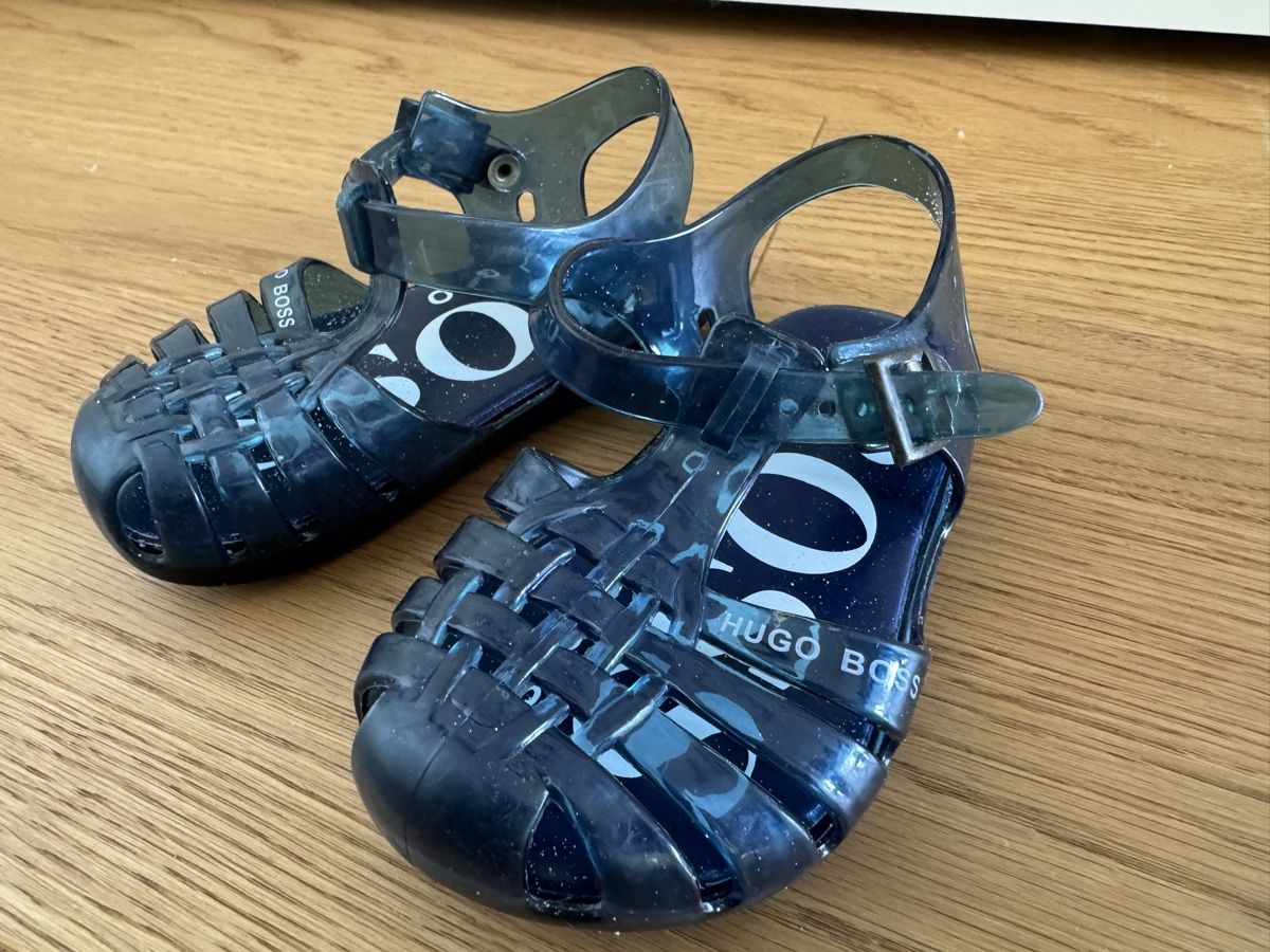 Hugo Boss Chaussures garçon: Hugo Boss Sandalen Gr. 22 – D'occasion à Genthod par Tidus04 1