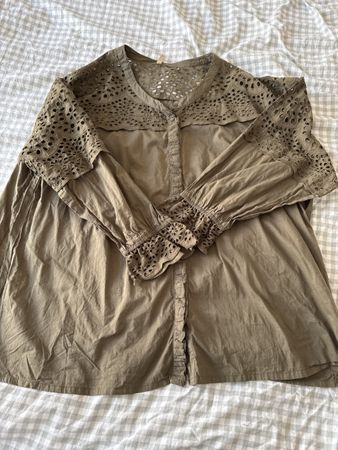 Chic Olive Green Blouse from Cassiopeia (Large - Lace Detail