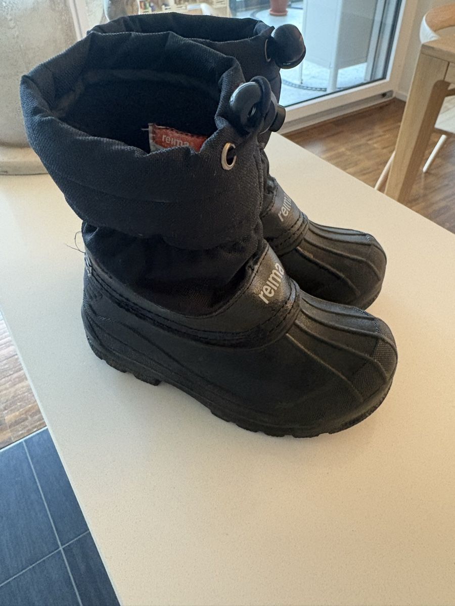 Reima Scarpe per ragazzi: Reima Winterboots Gr. 27 schwarz – Usato da Lachen SZ venduto da Lina1989 1