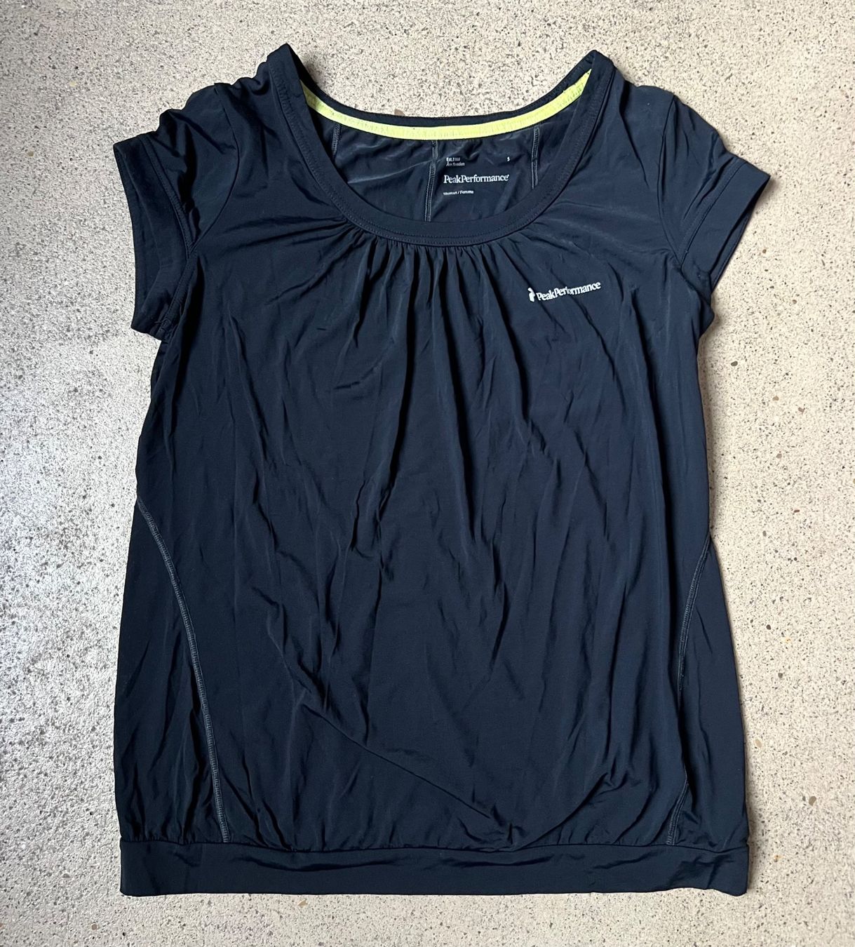 Peak Performance T-shirt: PEAK PERFORMANCE T-Shirt 🖤 – Usato da Zürich venduto da ClosetQueen 6