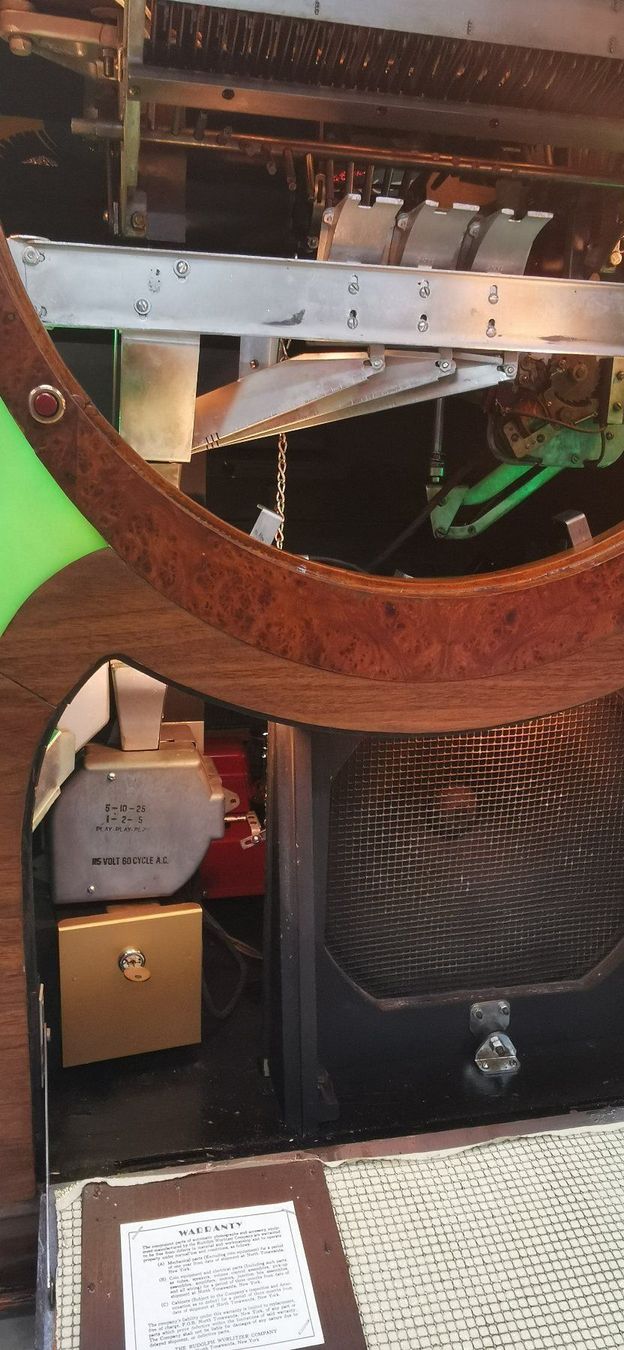 Wurlitzer Jukebox: Musikbox Jukebox Wurlitzer 750 – Usato da Geroldswil venduto da jukeman 7