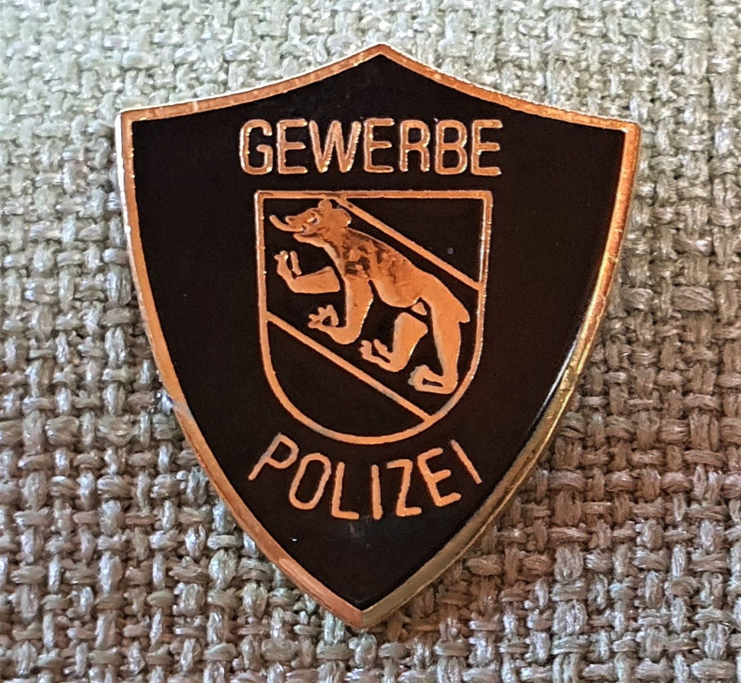 Spille: E317 - Pin Gewerbe Polizei Bern Schweiz – Usato da Reinach BL venduto da Boston-Verkauf