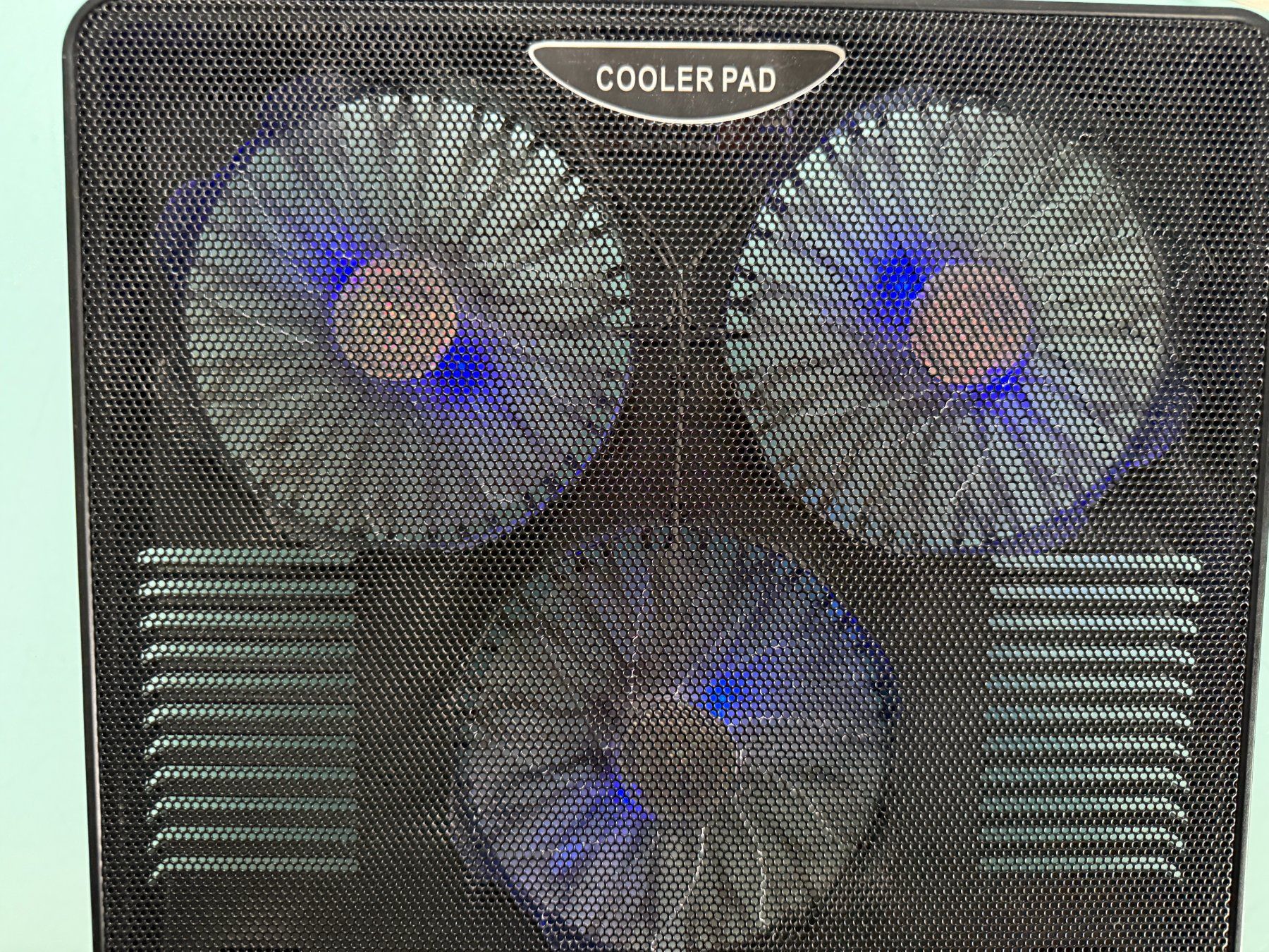 Ventilatori: Laptop Cooler Pad mit 3 Ventilatoren – Usato da Aeugst am Albis venduto da gzhtox 5