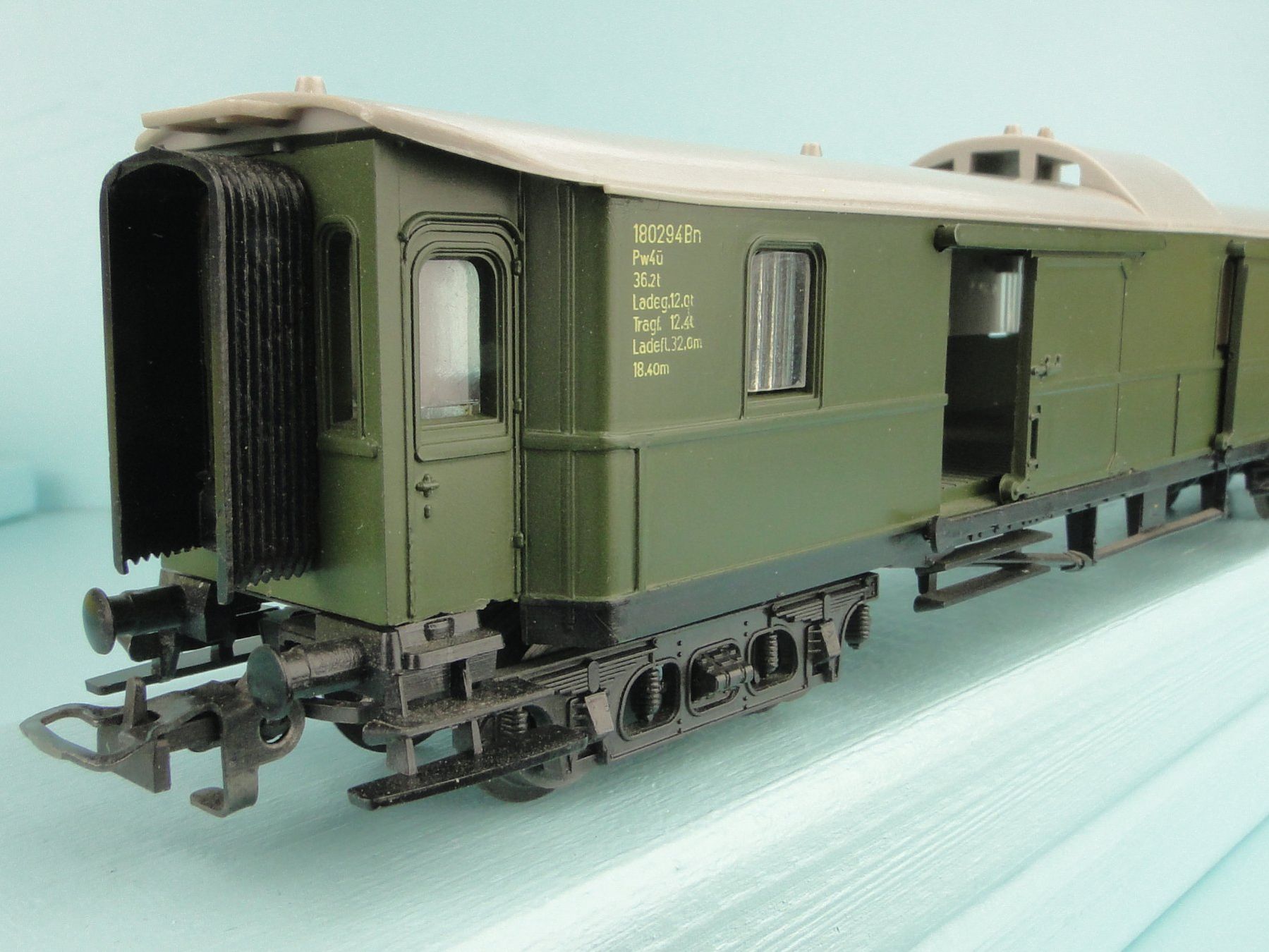 Liliput Modellini di ferrovie: Liliput 294 Gepäckwagen – Usato da Bülach venduto da cann11 2