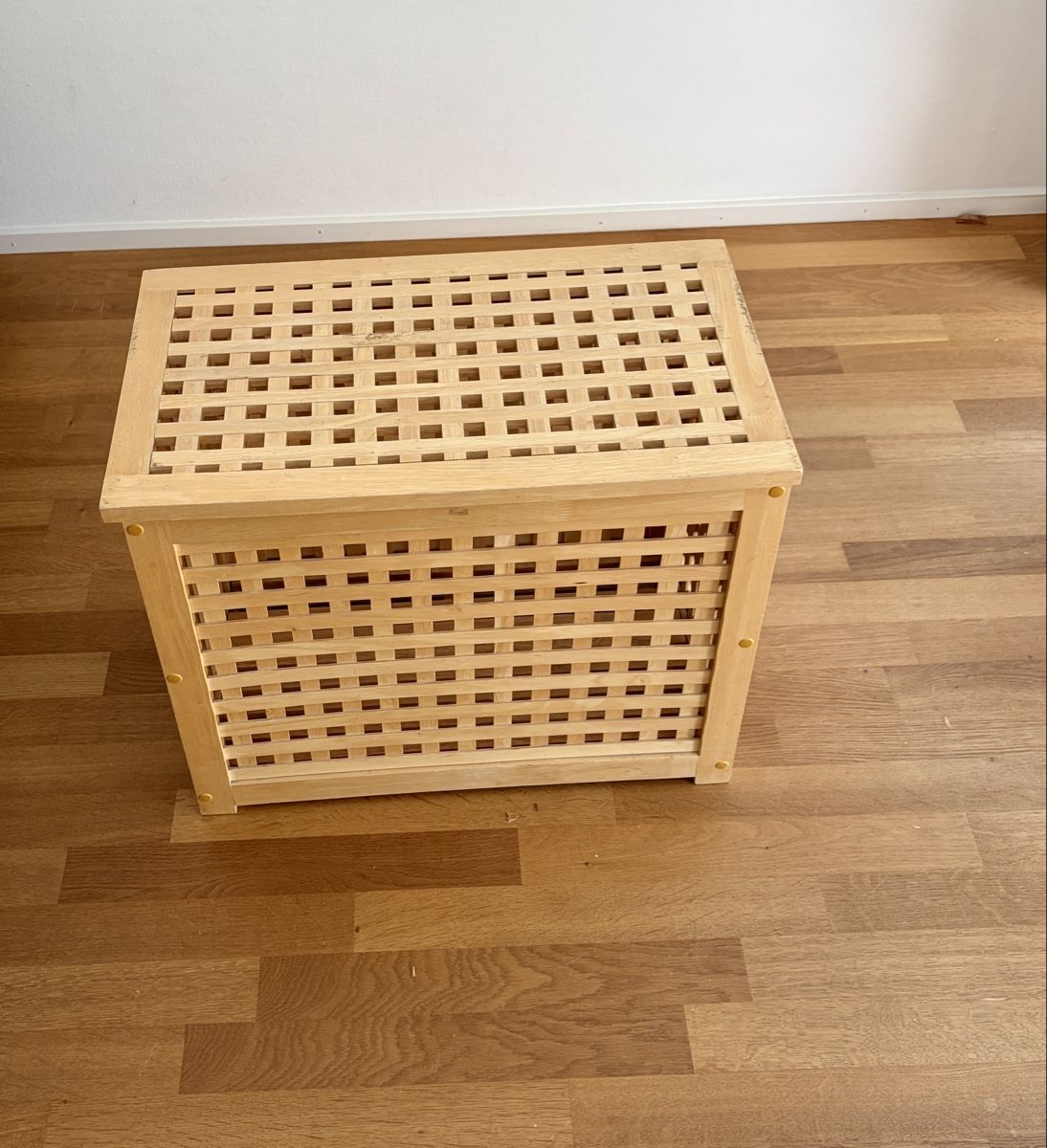 Ikea Truhen: Holztruhe mit Gittermuster  – Gebraucht aus Reinach BL von SchnaeppchenScout 9