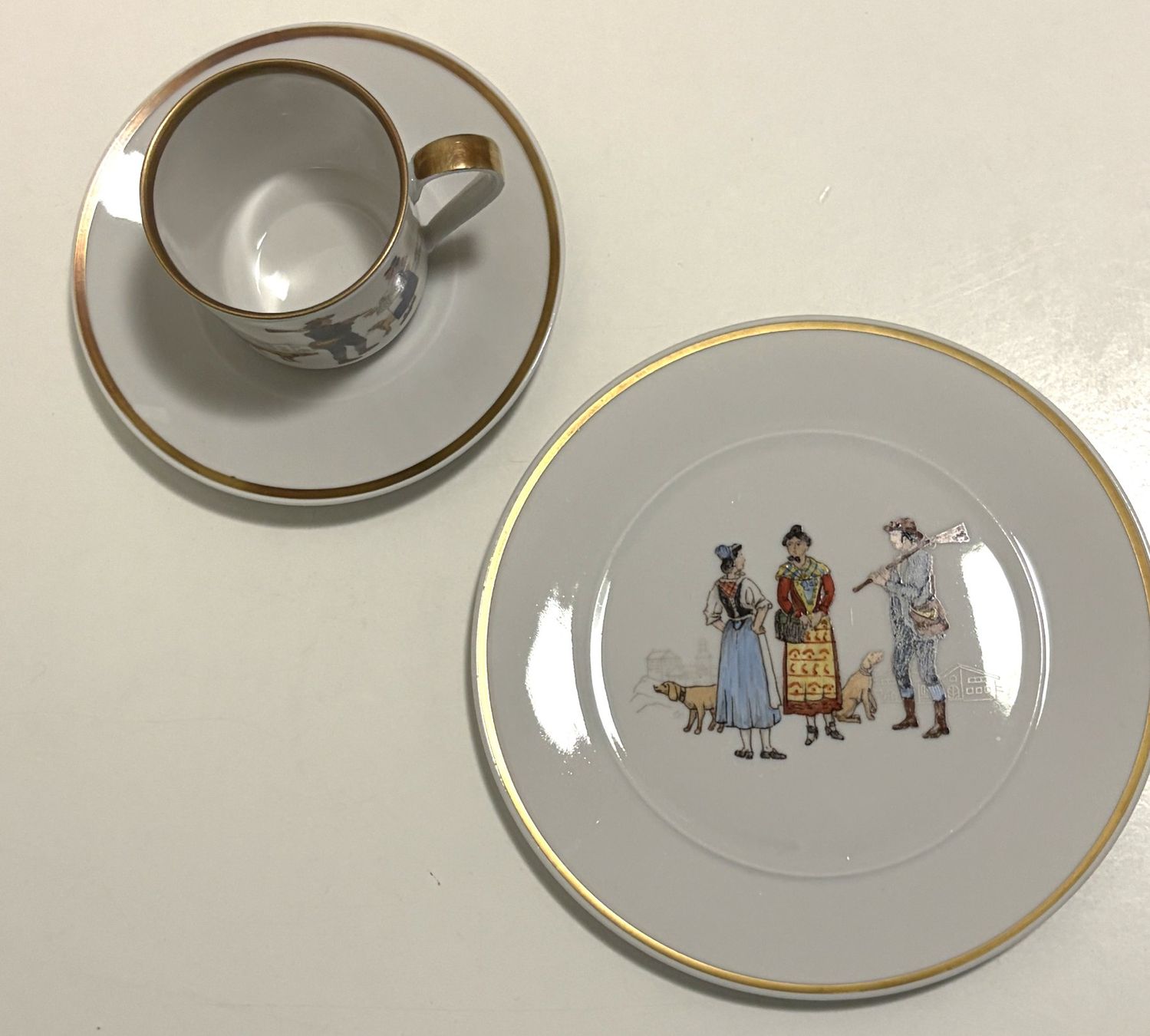 Set di piatti: Langenthal Mocca Set 3teilig Trachten handbemalt Grisons TOP – Usato da Wangen b. Olten venduto da Buntgemischt 1