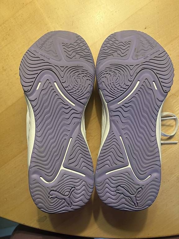 Scarpe da donna: Turnschuhe 38  – Usato da Windisch venduto da pagbfrs 3
