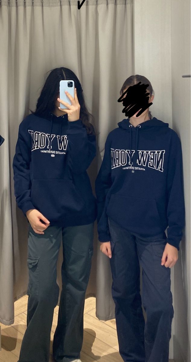 H&M Maglioni & Felpe: Navy blue hoodie – Usato da Bachenbülach venduto da cookiecutter