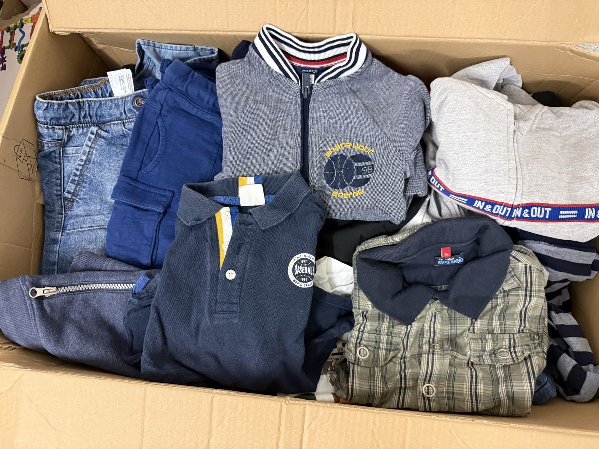 Lotti & Set di vestiti: XXL Kleiderpaket Jungen 110 – Usato da Dietikon venduto da lurdesdias 1