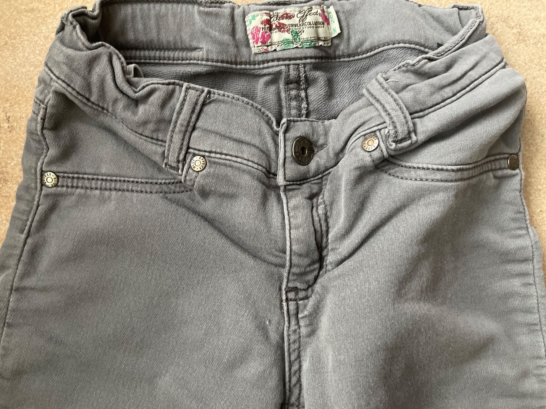 Pantalons: Stretch Jeans grau 152 – D'occasion à Muttenz par Susanne81002 1
