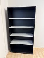 Schwarzes Regal / Bücherregal zu verkaufen