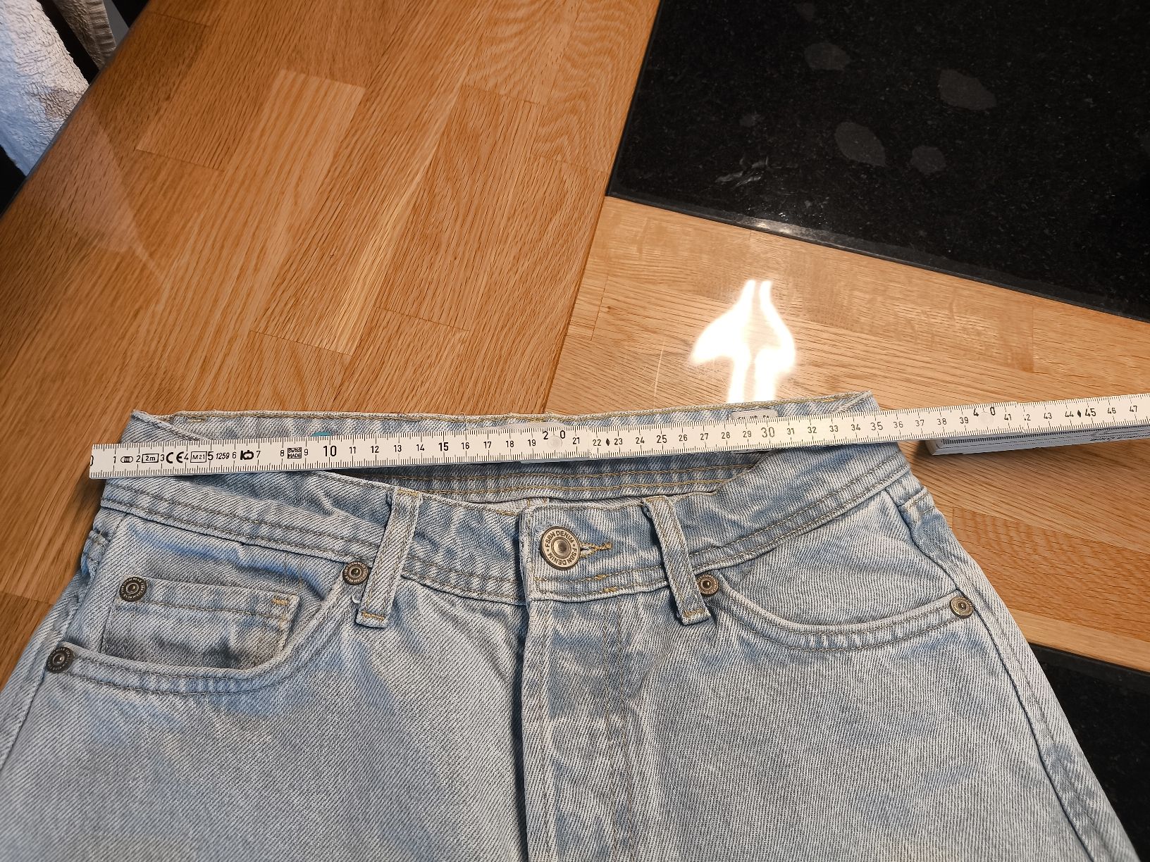 Jeans: Kurze Hose Gr.27 – Usato da Burgdorf venduto da Ropajesi 1