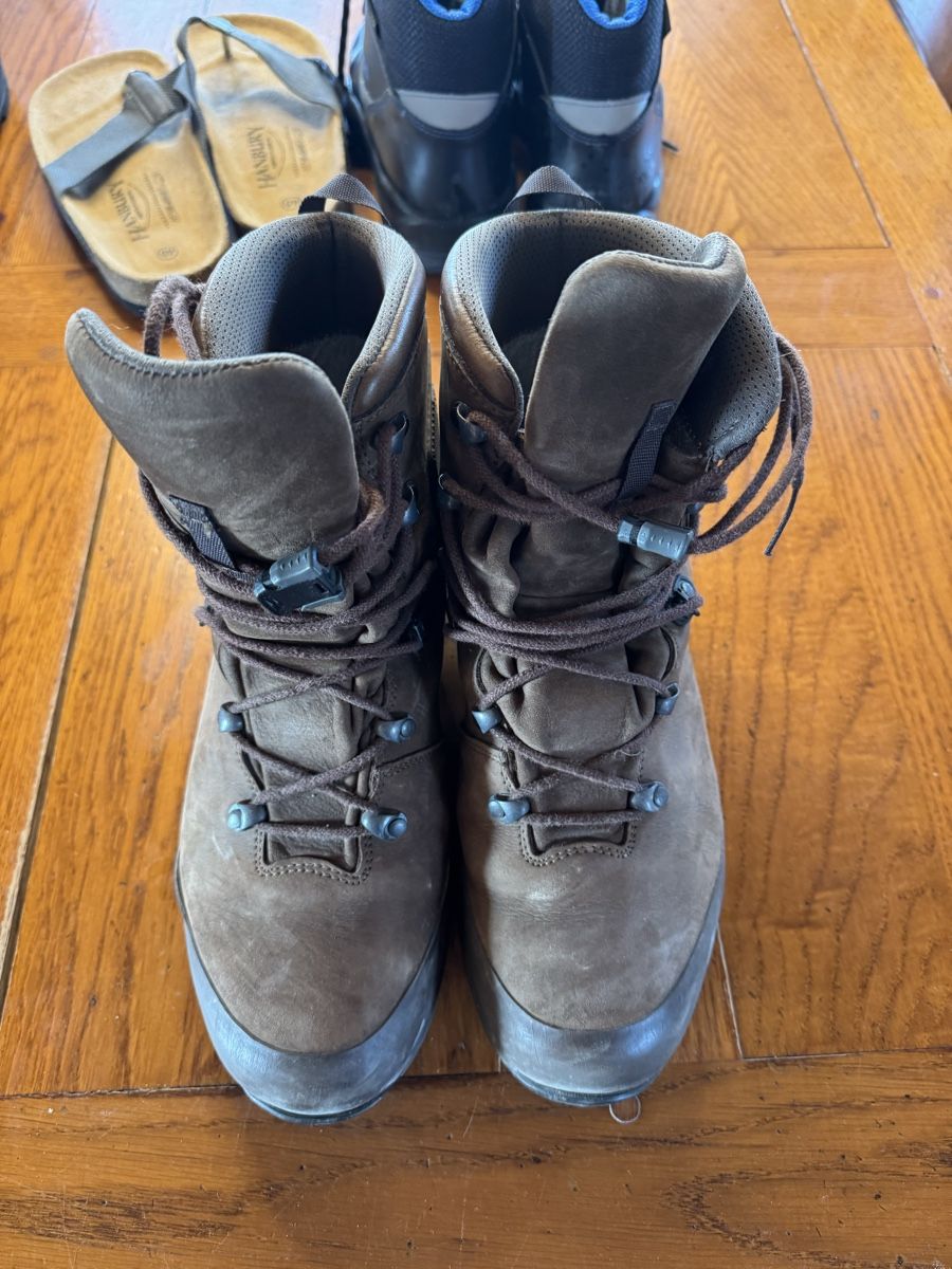 Scarpe da uomo: Robuste Bergstiefel Gr.44 Ks19 – Usato da Jeuss venduto da luc_5xt6