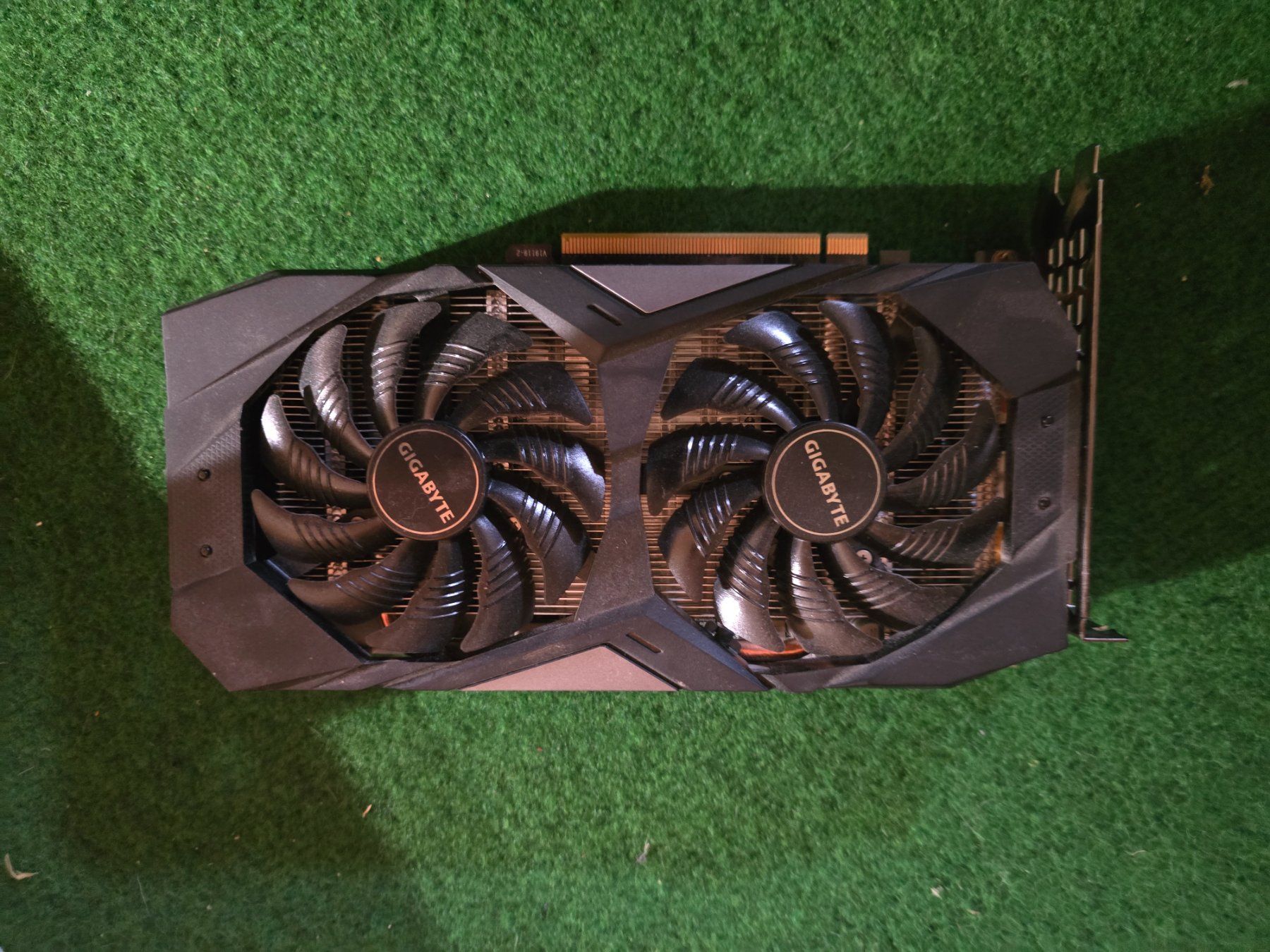 Gigabyte Schede grafiche: Gigabyte RTX 2060 – Usato da Münchenbuchsee venduto da ModellBlitz