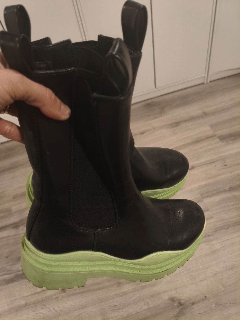 Scarpe da donna: scarpe in plastica – Usato da Bioggio venduto da OresteIronix 1