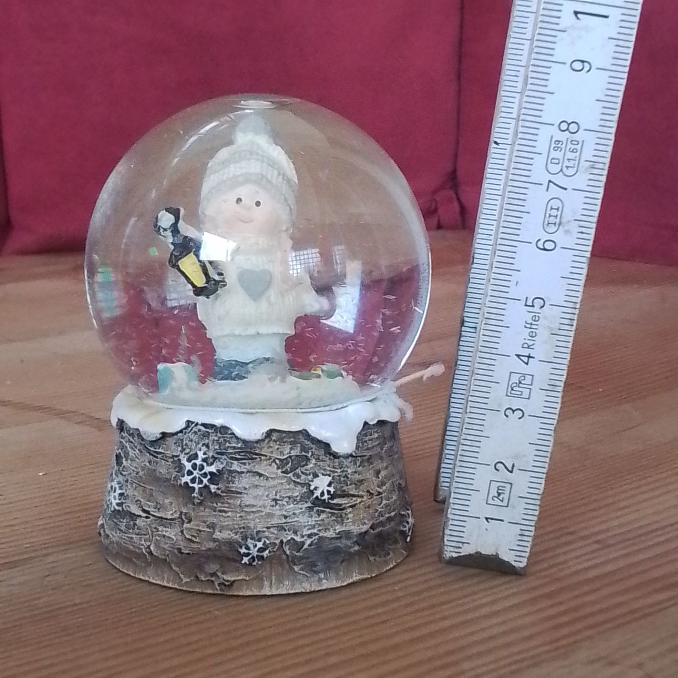 Figurines: Schneekugel Winterkind mit Laterne Weihnachten Winter Schnee – D'occasion à Oberurnen par DVDL