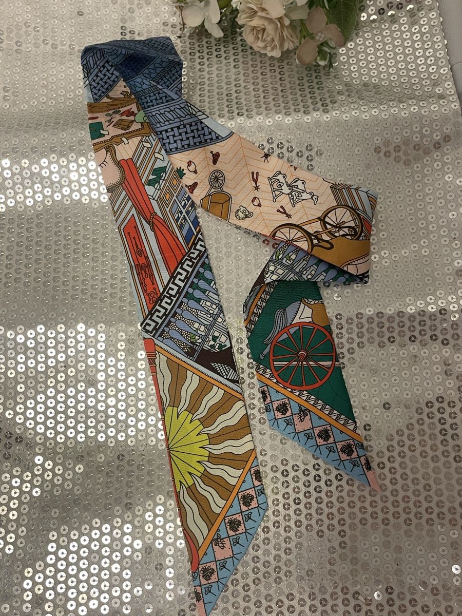 Foulards, Tücher & Schals: Twilly von Hermès – Neu (gemäss Beschreibung) aus Pfäffikon ZH von Maki_zuerich