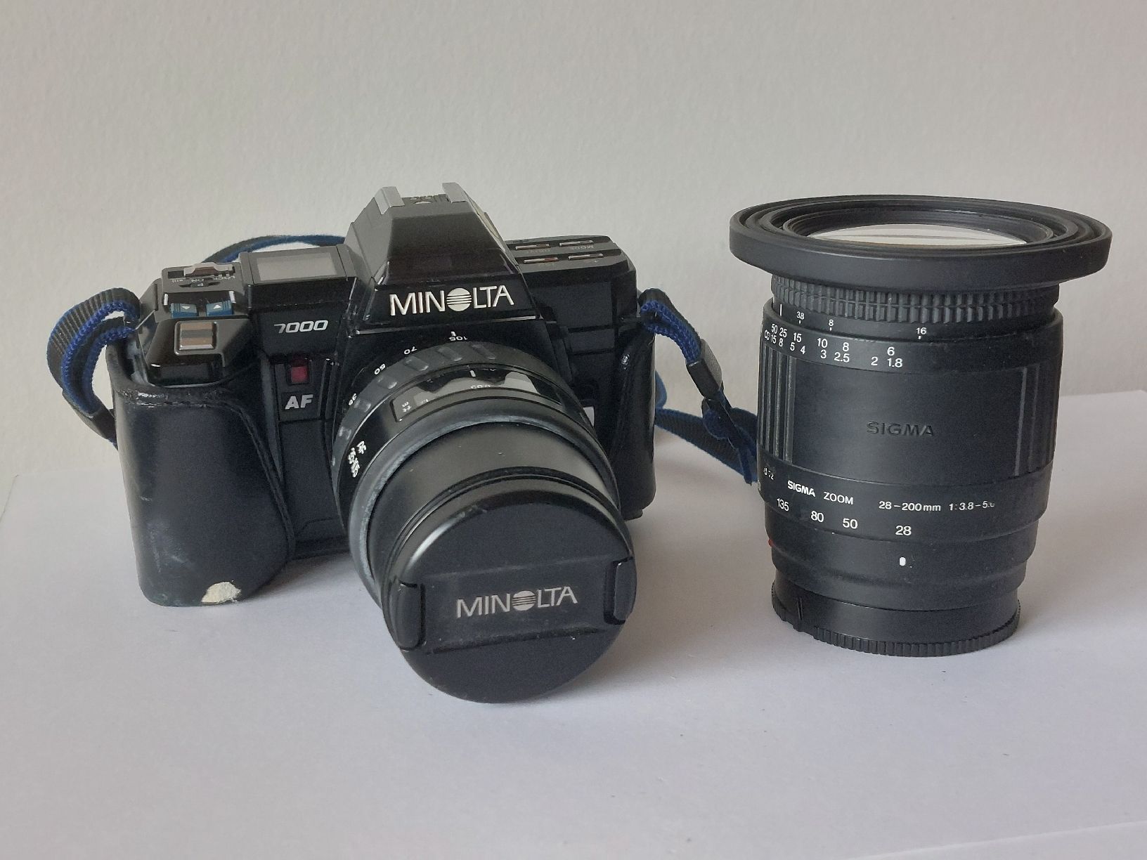 Minolta Fotocamera: Minolta 7000 + 2 Objektive – Usato da Schmitten FR venduto da losim1