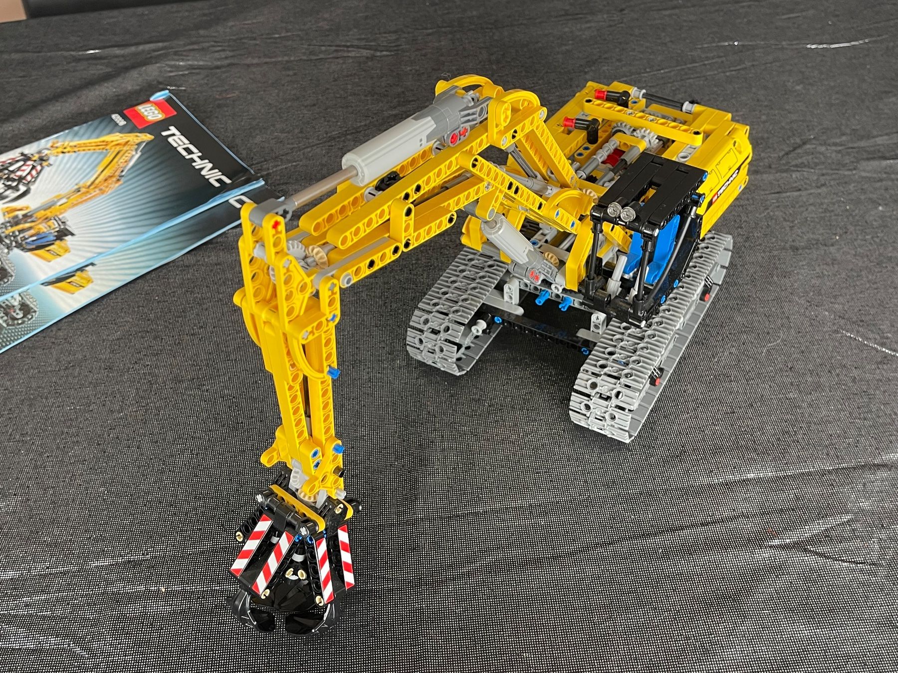 Lego Kit di costruzioni: LEGO Technic 42006 Raupenbagger – Usato da Lausanne venduto da garmina30 1