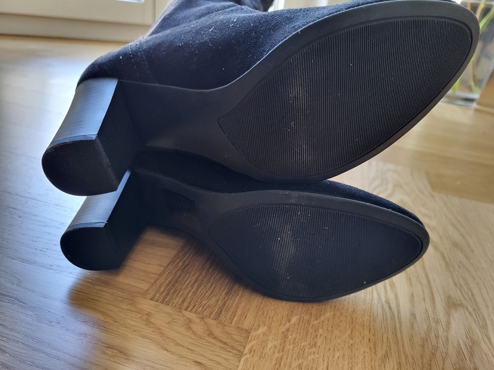 Schwarze Stiefel Wildlederoptik Gr. 38 2