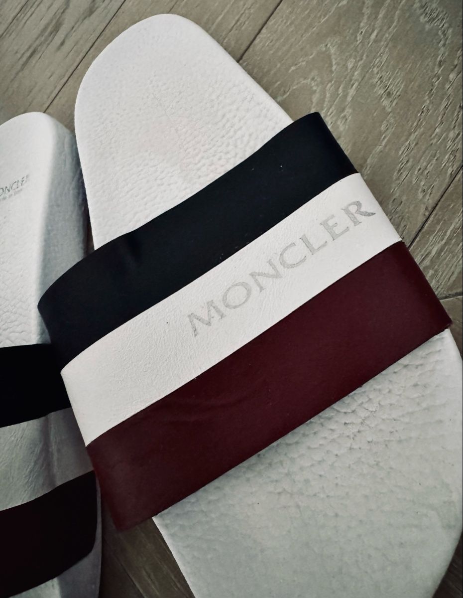 Moncler Chaussures hommes: Moncler - Sandals - 40 – D'occasion à Collonge-Bellerive par alejan_0984