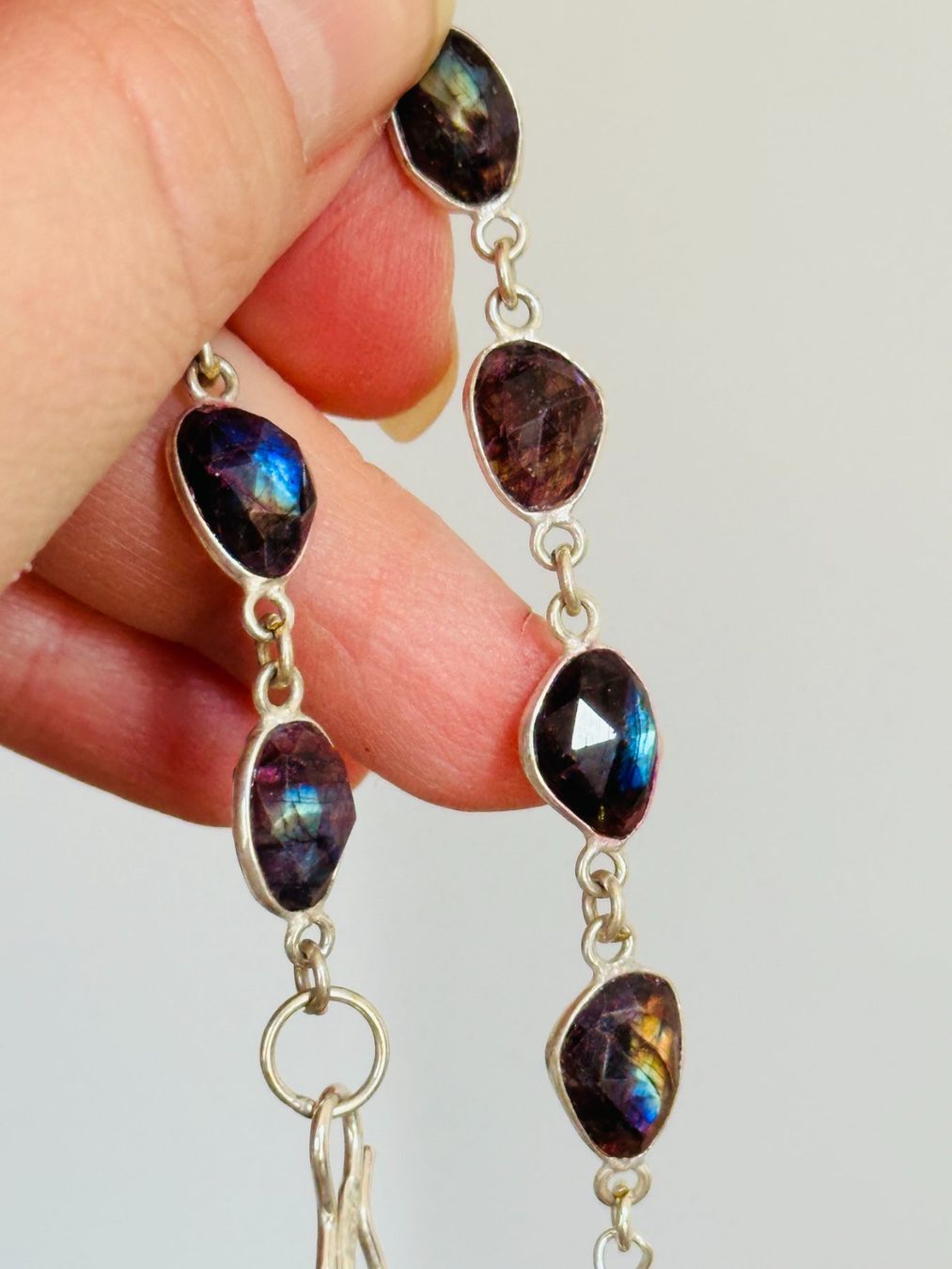 Bracciali & Braccialetti: Handmade Bracelet  Red Flash Labradorite – Nuovo e nell'imballaggio originale da Genève venduto da AGBERG