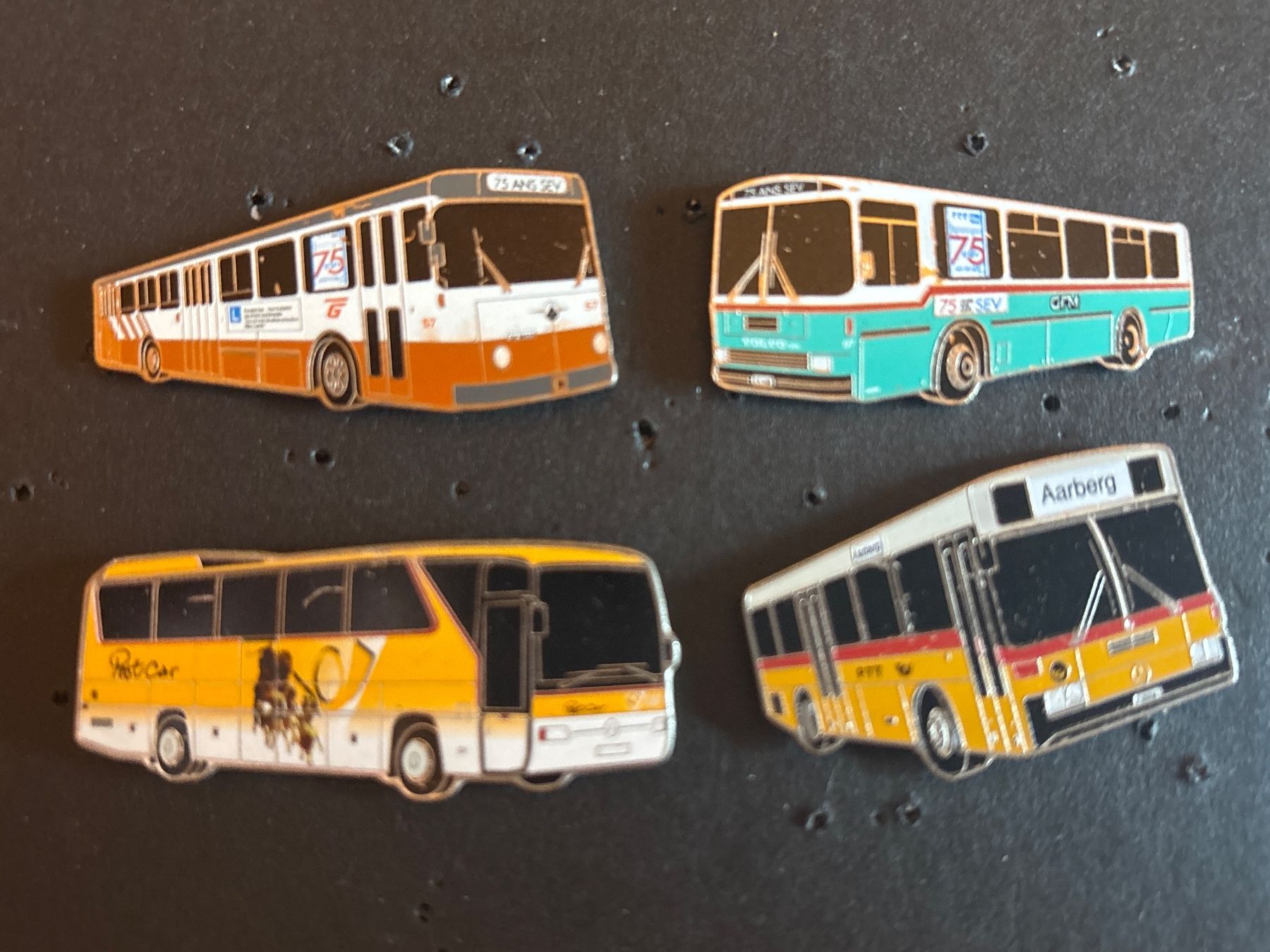 Plaketten & Abzeichen: Pins Postautos – Defekt aus Lützelflüh-Goldbach von NicoleL.