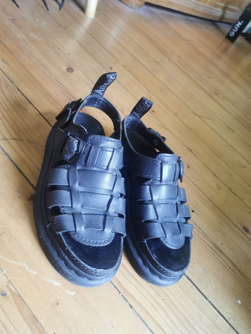 Dr. Martens Chaussures hommes: Dr. Martens Sandale – D'occasion à Zürich par Cyi_paint 1