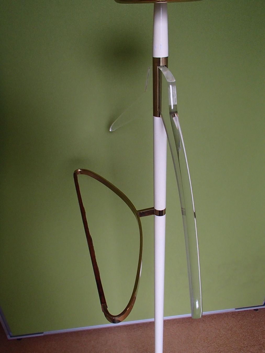 Guardaroba: Vintage Herrendiener Messing und Plexi – Usato da Schöfflisdorf venduto da pullux 8