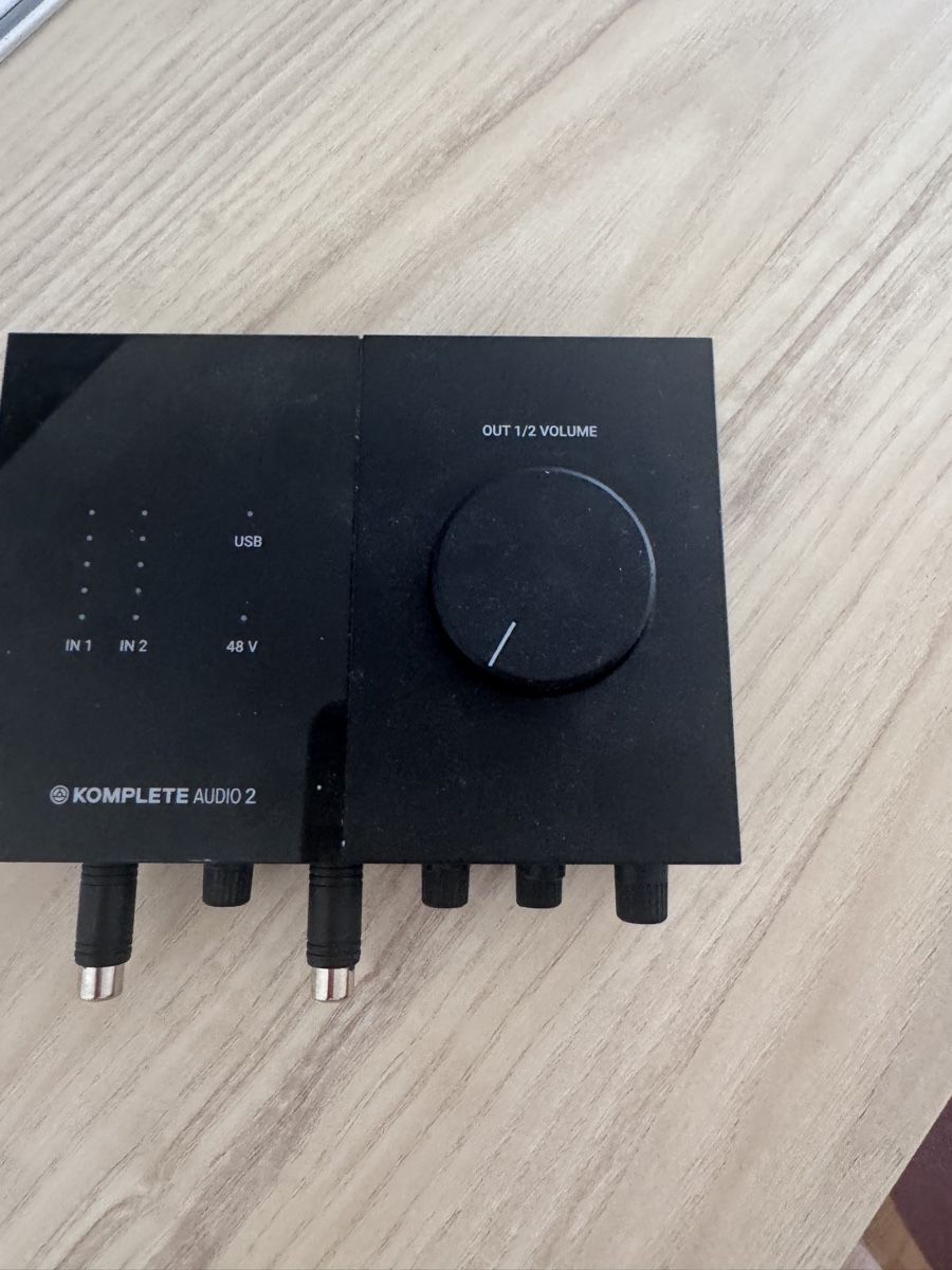 Studioequipment: Native Instruments Komplete Audio 2 audio interface  – Gebraucht aus Basel von Jessve8 1