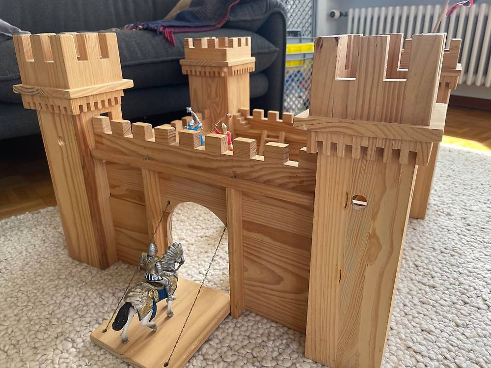 WoodWars Ritterburg Bausatz – 59 Teile – 4 Mm Buchenholz – Bewegliches Tor – Inkl. Leim, Schleifpapier & Anleitung