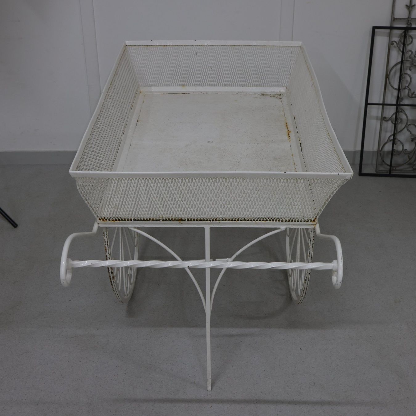 Schubkarren: Blumenwagen im Vintage-Stil – Gebraucht aus Volketswil von brockipfannenstil 4
