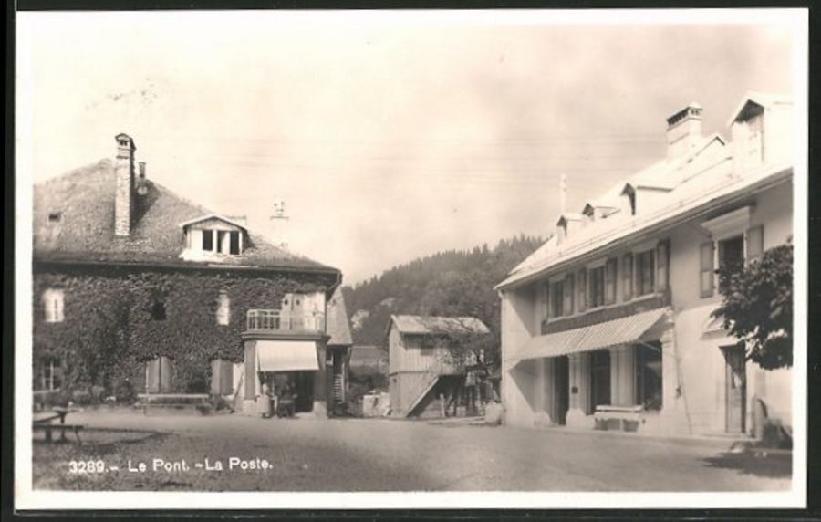 Cartoline postali: Le Pont, bâtiment de la Poste, animée – Usato da Frauenfeld venduto da POML