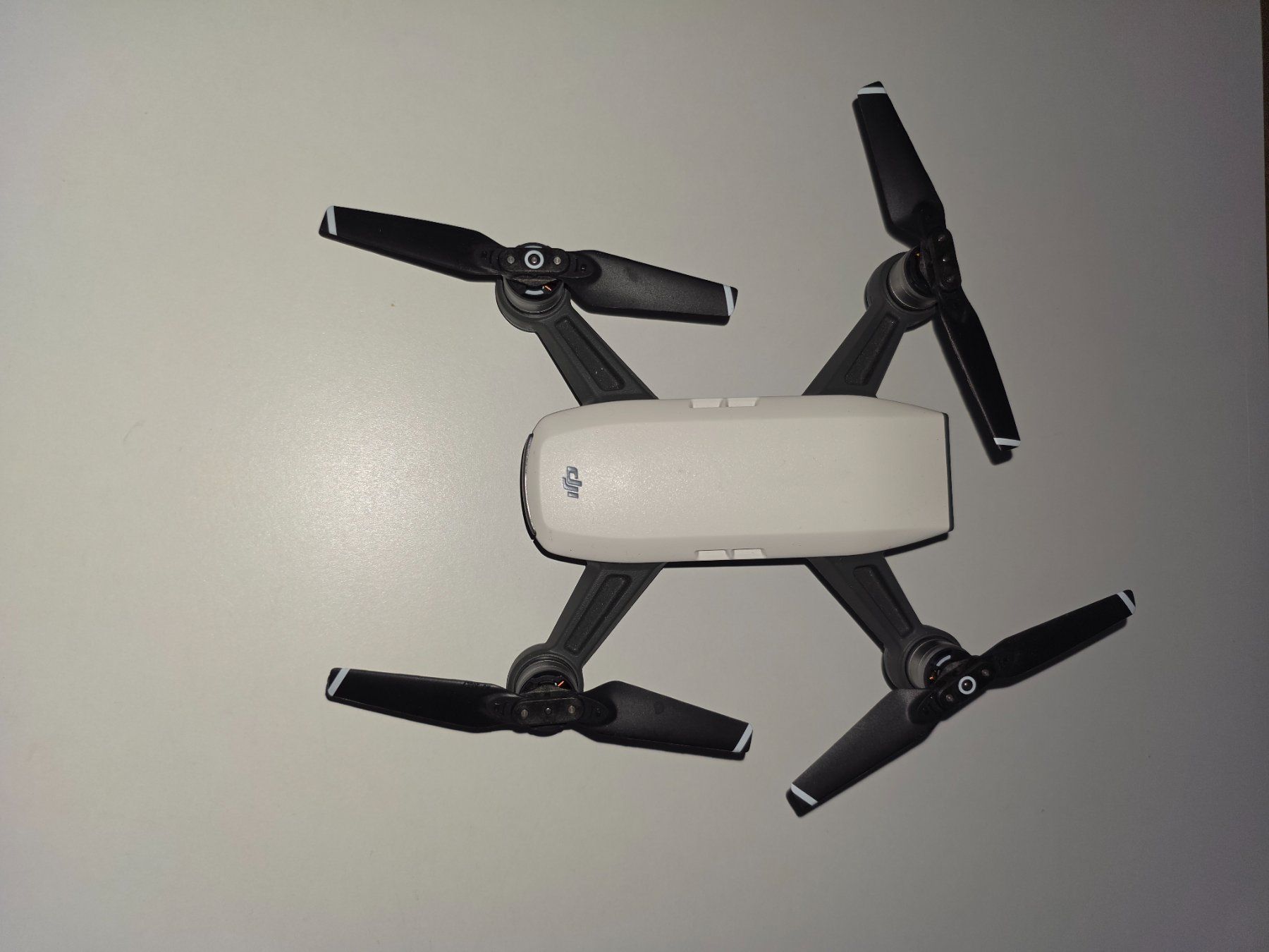DJI Modellismo RC: DJI Spark ohne Akku – Usato da Tagelswangen venduto da Lanfanty