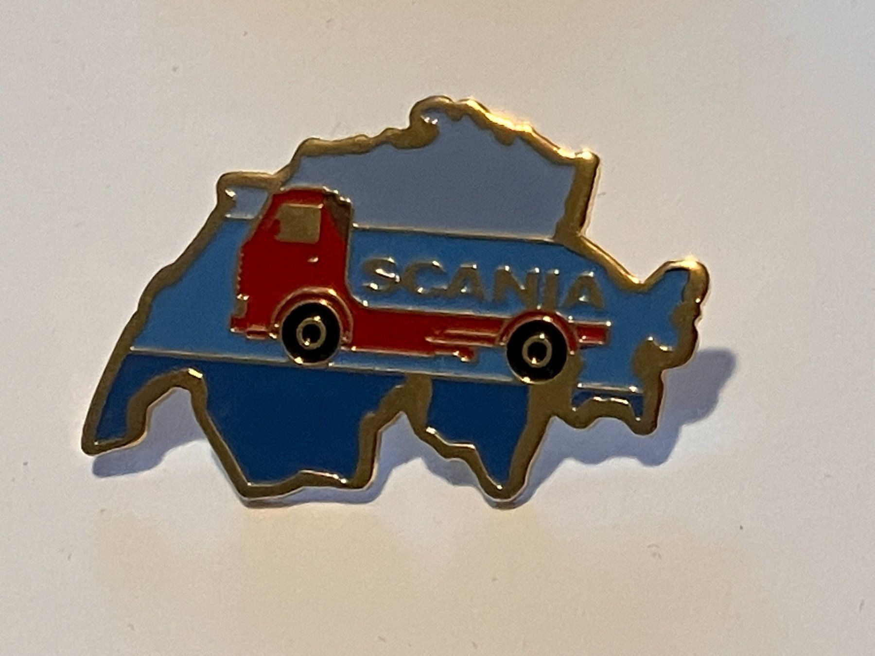 Placchette & Badge: 1 Pin Scania – Usato da Basel venduto da djwwpp
