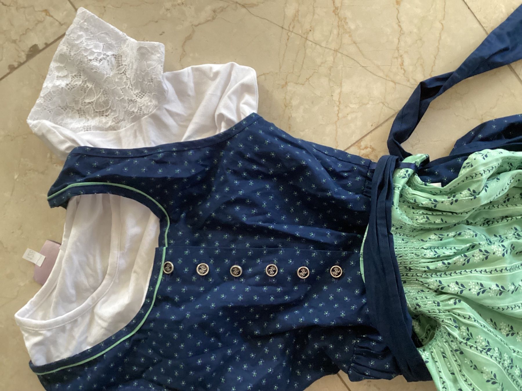 Vestiti & Gonne: Girls Dirndl inkl. Bluse – Nuovo (secondo la descrizione) da Flüelen venduto da ne08 1