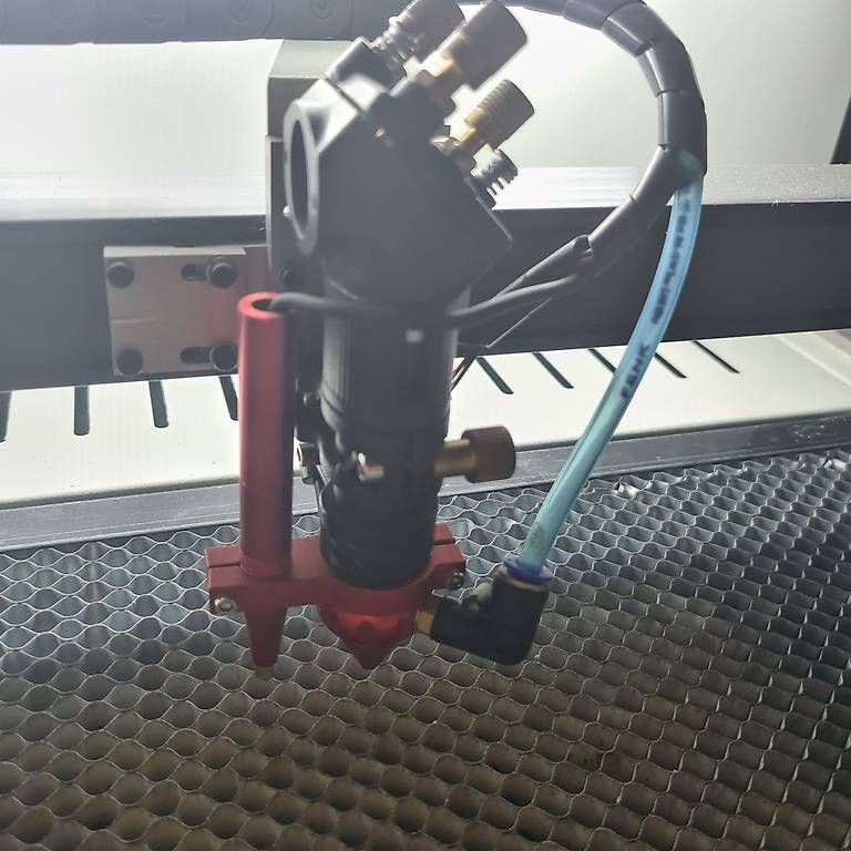 Tutte le macchine: Neuwertiger Laser 90W (Schweiz) – Nuovo (secondo la descrizione) da Reinach AG venduto da Muggl1 3